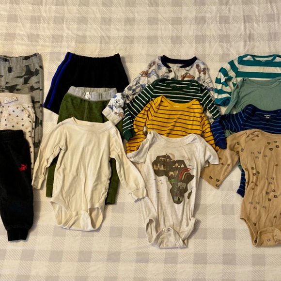 Lot of boys clothes 12-18 months (Mostly Carters) - Picture 2 of 2